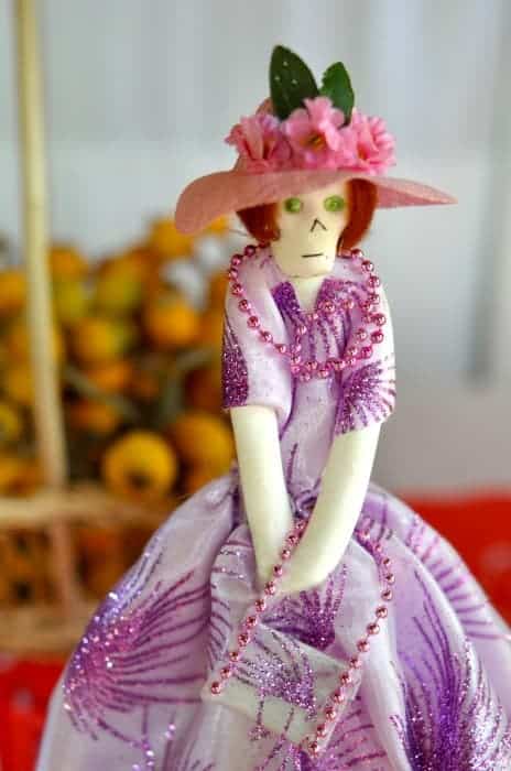 Pretty Catarina figurine in Patzcuaro