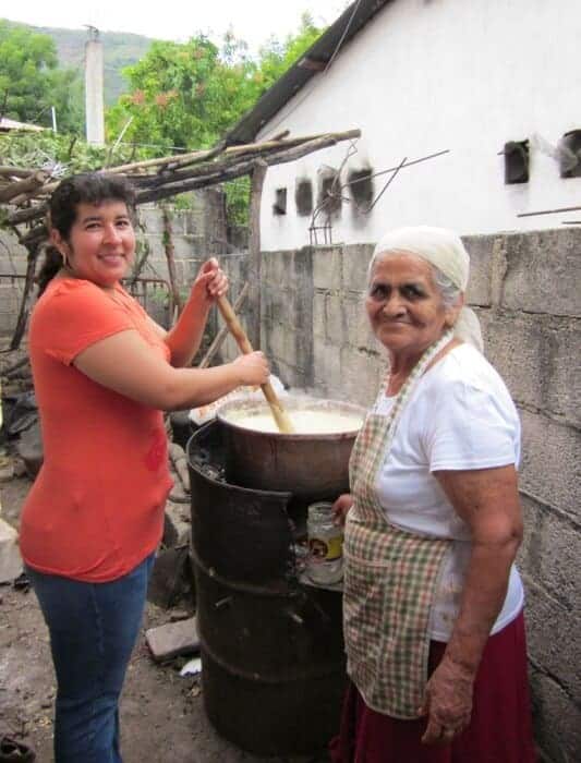 Making dough for tamales with Mama Tayo in San Vicente 