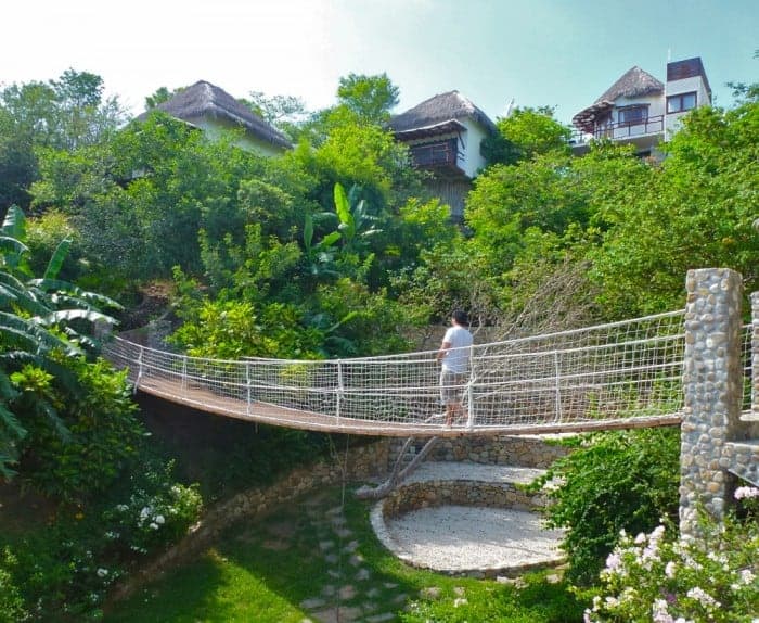 Swinging bridge at Zoa Resort in Mazunte 