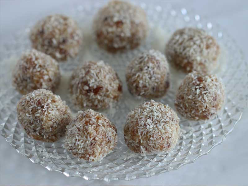 energy balls with dates and tahini