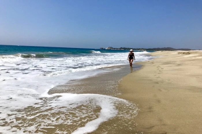 Roca Blanca Beach near Puerto Escondido