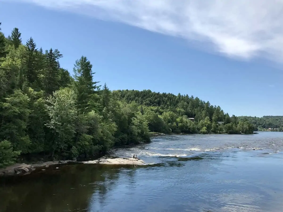 View of a couple on Lover's Rock in Wakefield Quebec.