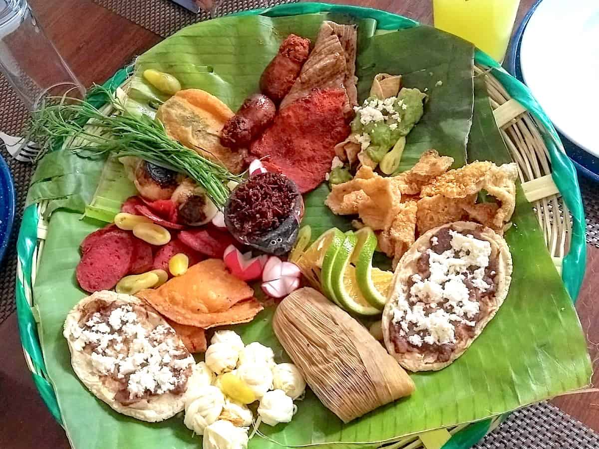 A botana oaxaqueña sampler plate of Oaxacan appetizers.