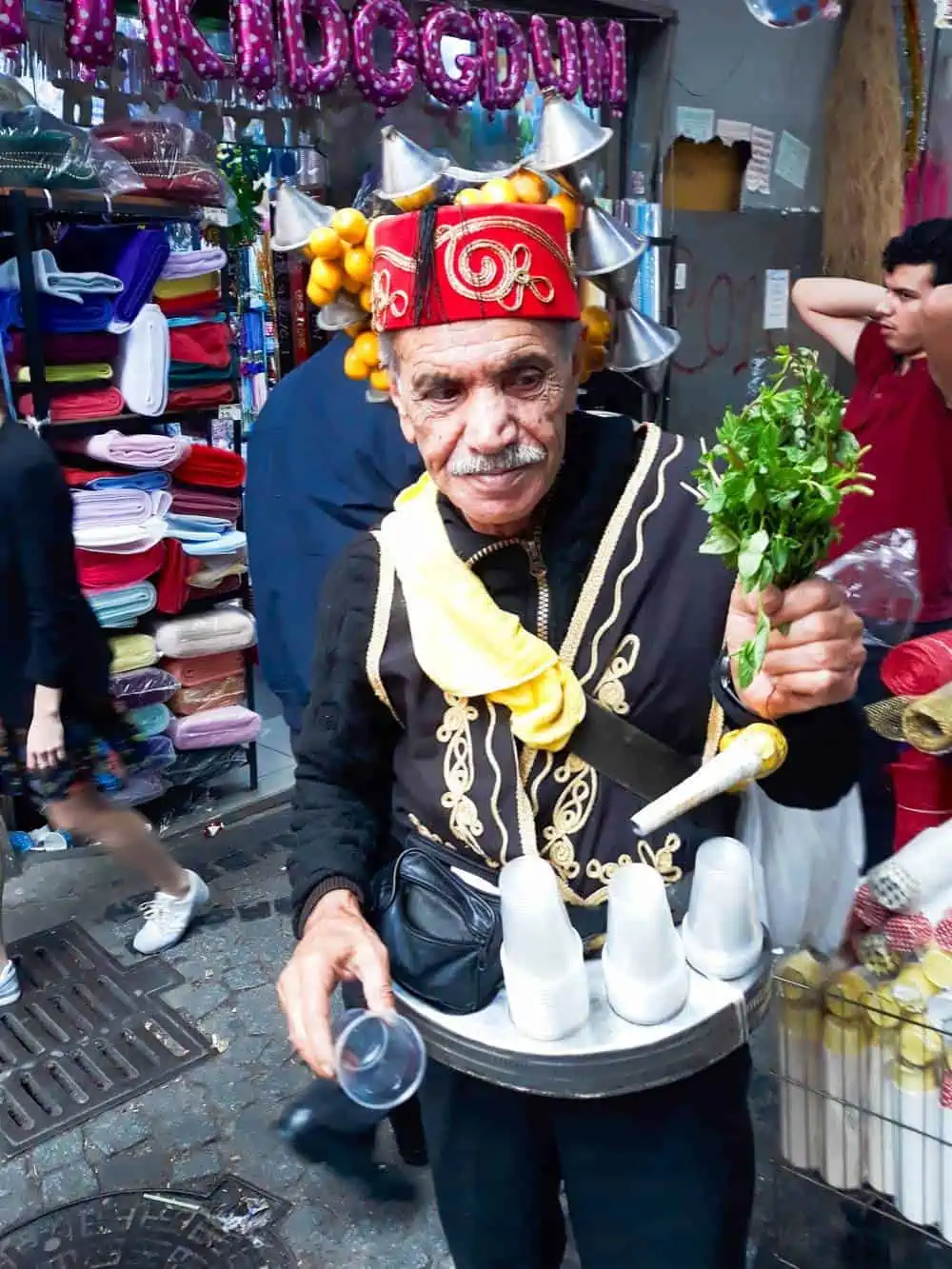 Man selling Serbet in Eminonu.