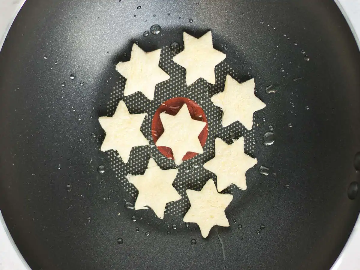 Stars in a frying pan.