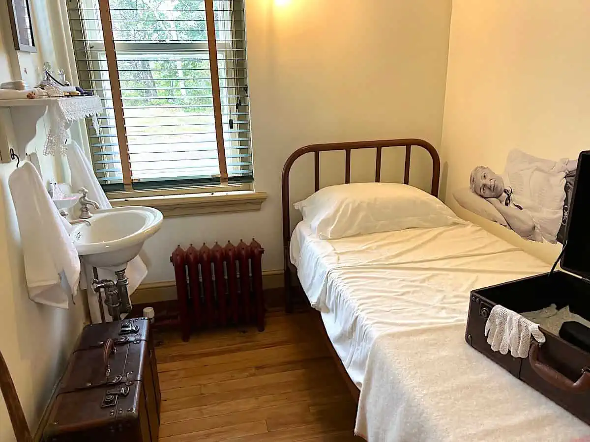 restored guest room at Grosse Ile in Quebec.  