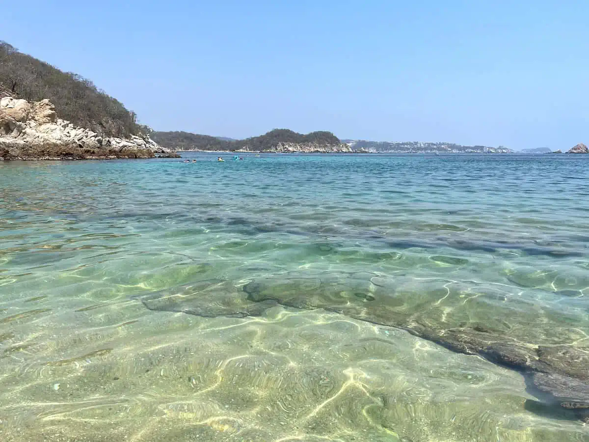 Clear waters for snorkeling at La Entrega Beach in Huatulco. 